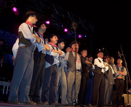 CANTADORES DE REDONDO